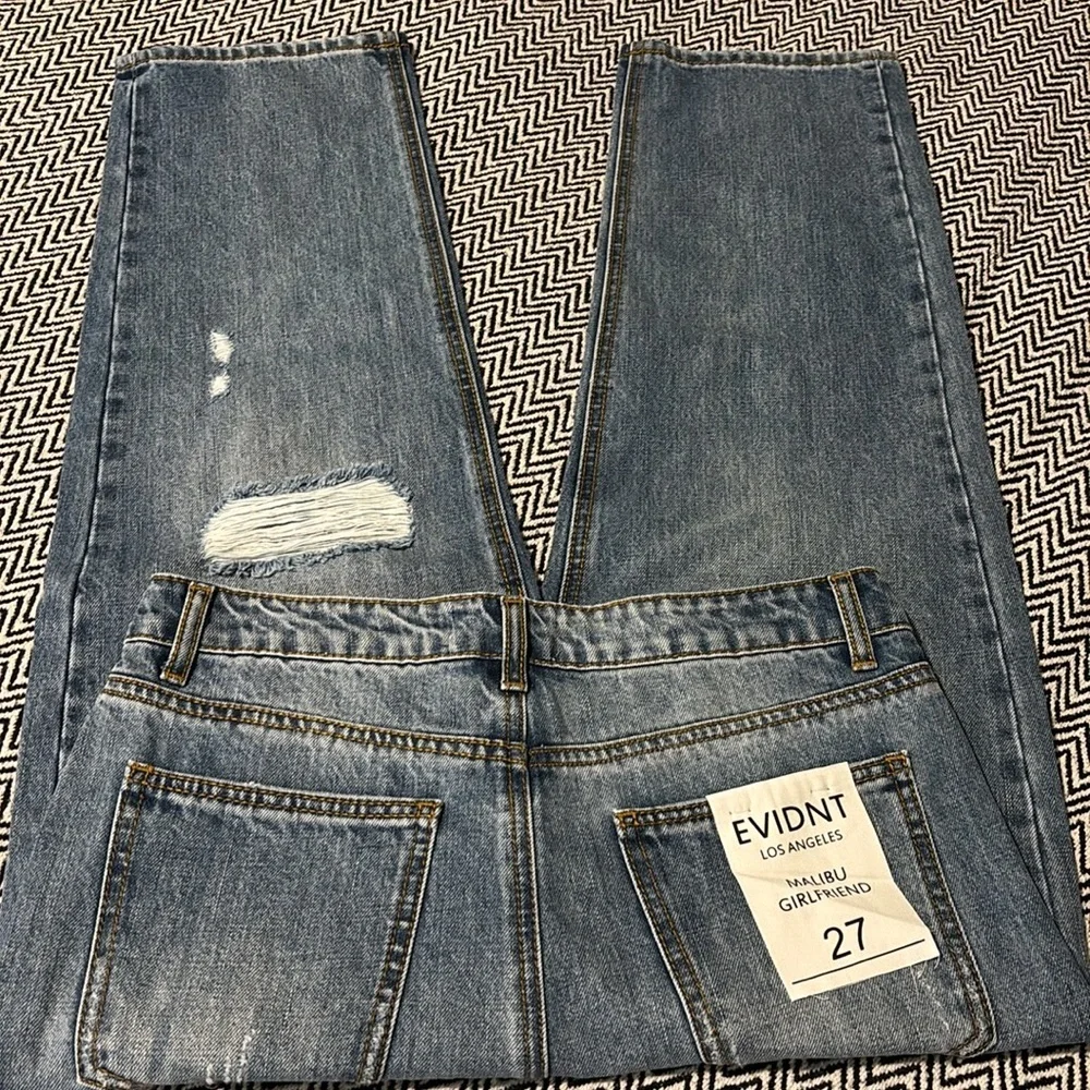 EVIDNT Malibu Medium Wash Distressed Girlfriend Jeans | Sz 27 - Picture 8 of 11